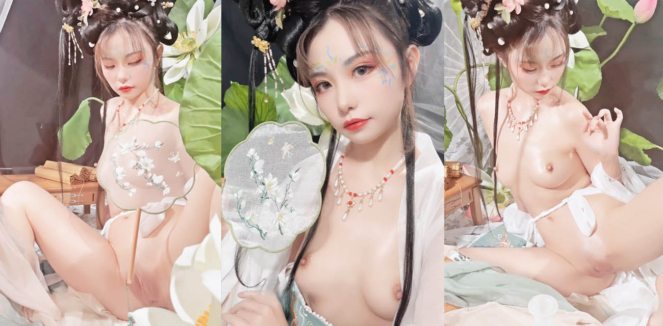 古装风反差萝莉【爆机少女喵小吉】大尺度写真泄密，香肩玉背曲线曼妙全裸自拍惊艳全场